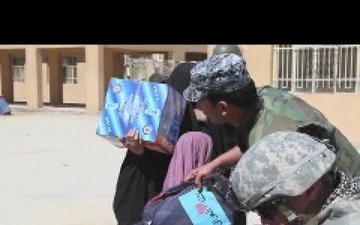 U.S. Soldiers and Iraqi Federal Police Officers Distribute Humanitarian Aid