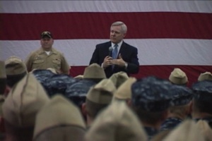 Daily News Update: SECNAV Visits Naval Station Everett