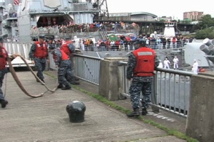 USS Bunker Hill and USS Sampson Sailors Enjoy Rose Festival