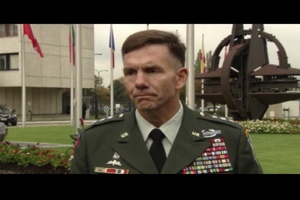 Adm. Giampaolo Di Paola and Lt. Gen. William B. Caldwell