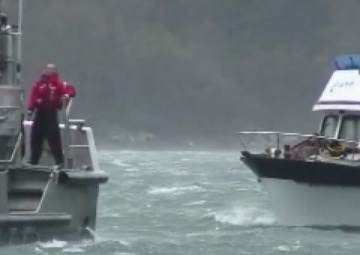 CG tows 20-foot fishing vessel