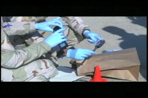Iraqi Soldiers Complete an EOD Course