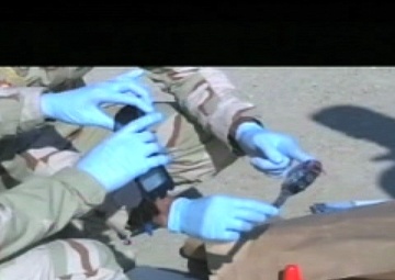 Iraqi Soldiers Complete an EOD Course