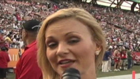 Texans cheerleaders salute the military