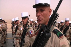 Kuwaitis Prepare For Parade