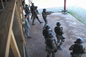 U.S. Special Operations Soldiers train Dominican Soldiers