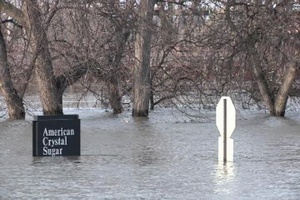 Red River Flood Fight 2011 Moves Downstream