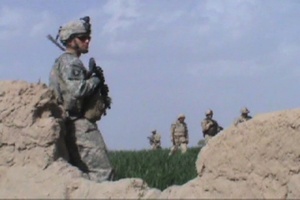 2SCR Soldiers Receive End of Tour Awards