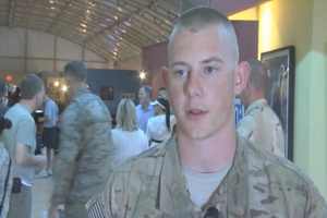 Soldiers Enjoy USO Tour - Package, Long