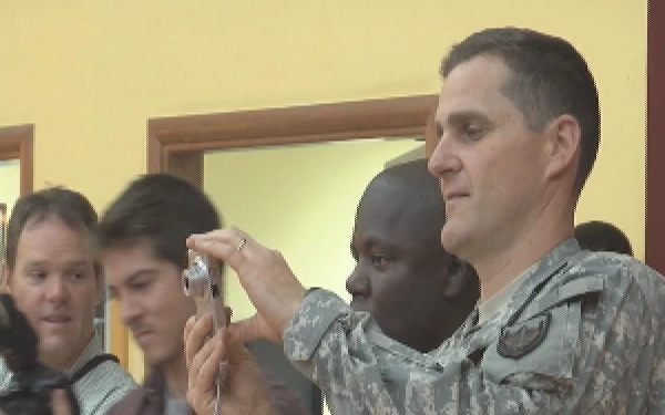 Soldiers Enjoy USO Tour - Package, Short