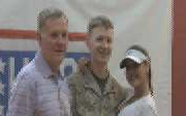 Soldiers Enjoy USO Tour