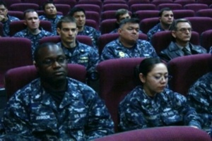 Two Minute Report - Secretary of the Navy Visits Yongsan