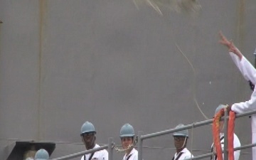 USS Harpers Ferry Arrives