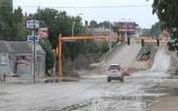 Corps' Broadway Bridge temporary levee offers protection to Minot, N.D. citizens