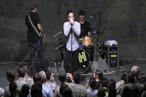 Hoobastank Performs for the Troops