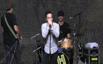 Hoobastank Performs for the Troops