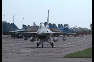 ANG F-16 Taxis by Ukrainian SU-27 and MIG-29
