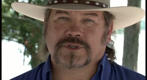 Buddy Jewell Promotes Water Safety