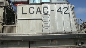 AAVS and LCAC conduct amphibious landing