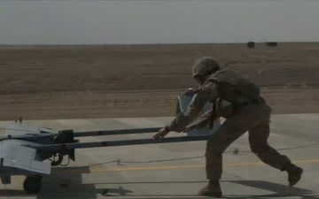 Marine Unmanned Aerial Vehicle Squadron 3 Technicians Lands a RQ-7B Shadow
