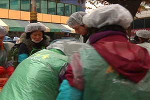 Two Minute Report: Kimchi Making