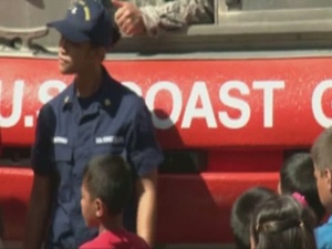 All Hands Update: Service Members in Guam Deliver Gifts to Locals