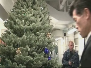 All Hands Update: Japanese Sailors Exchange Gifts with USS George Washington