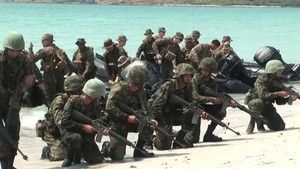 The 31st MEU kicks off exercise Cobra Gold 2012 with small boat raid
