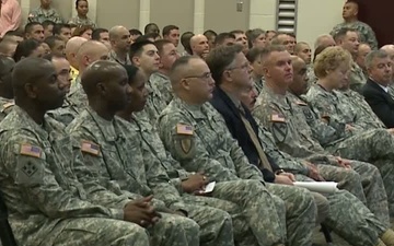 Army South CG Briefs Soldiers and Civilians