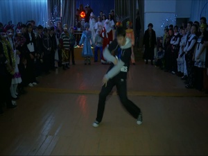 Airmen Celebrate New Years With Krygyz School