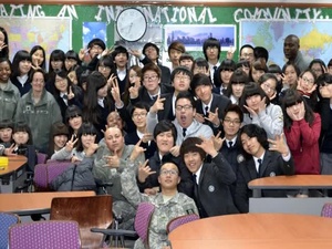 Spotlight Korea: 304th ESB Soldiers Volunteer