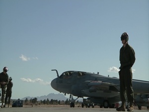 Marine maintainers participating in Red Flag 12-3