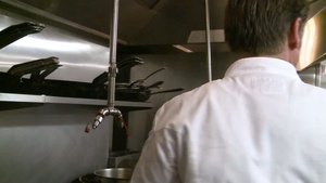 Chefs Celebrate the NATO Summit (Les chefs célèbrent le sommet de l’OTAN), French Version