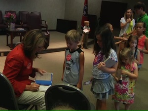 Minute Man Report: Tennessee First Lady Promotes Reading to Military Children