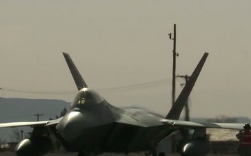 49th Wing Launches F-22's During Exercise