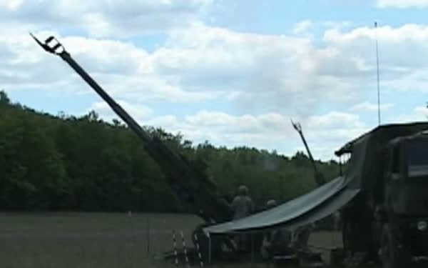 Minuteman Report: Michigan Guard Soldiers Fire Howitzer Cannon