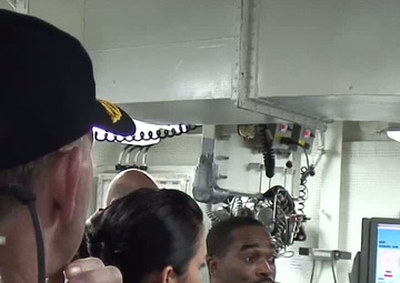 SECNAV, CNO Visits Chafee for Great Green Fleet Demo During RIMPAC 2012