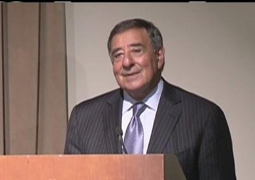 Panetta attends Ramadan Iftar dinner