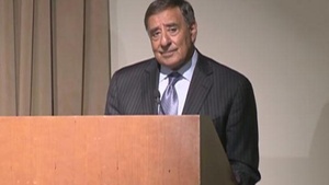 Panetta joins servicemembers, civilians for Ramadan event