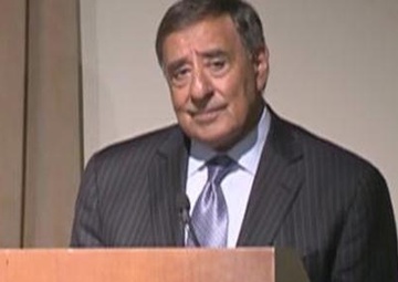 Panetta joins servicemembers, civilians for Ramadan event