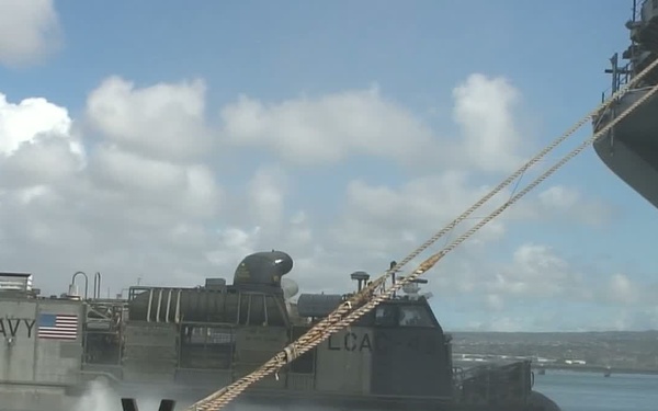 RIMPAC 2008: Offloading of LCAC