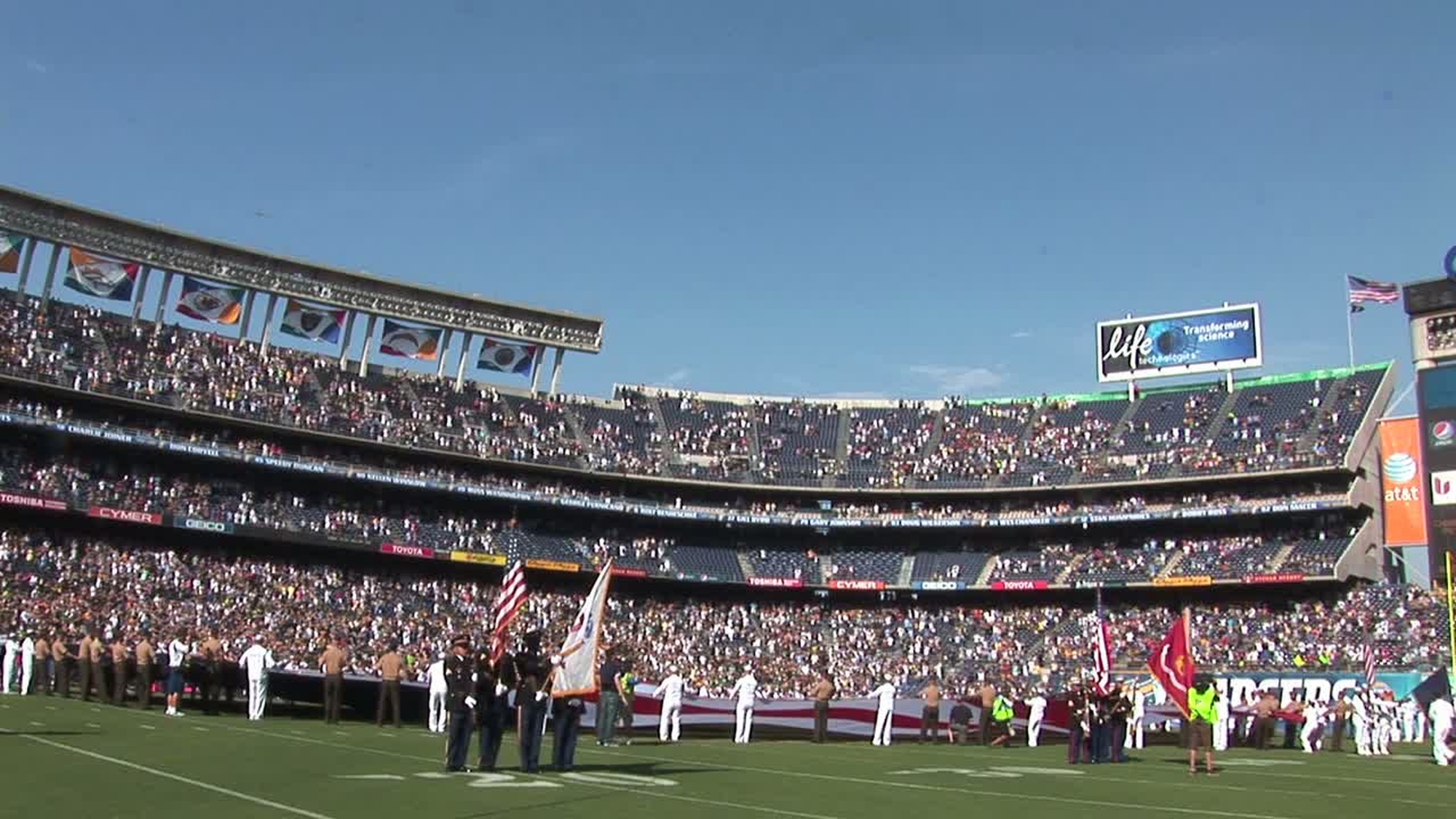 Chargers honor the military with 'Salute to Service' 