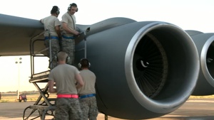 KC-135 Maintence Refuel of B1