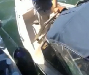 Coast Guard Tows Distressed Vessel to Ilwaco, Wash.