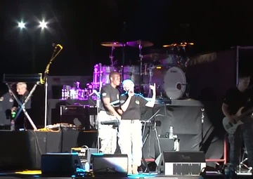 Review of the Tour For Troops Concert featuring Kelly Clarkson