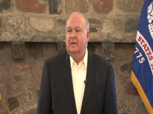 Under Secretary of The Army Visits CRTC in Minn.