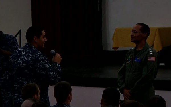 U.S. Pacific Fleet Commander Visits Atsugi
