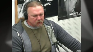 Country Crooner Trace Adkins Entertains Troops