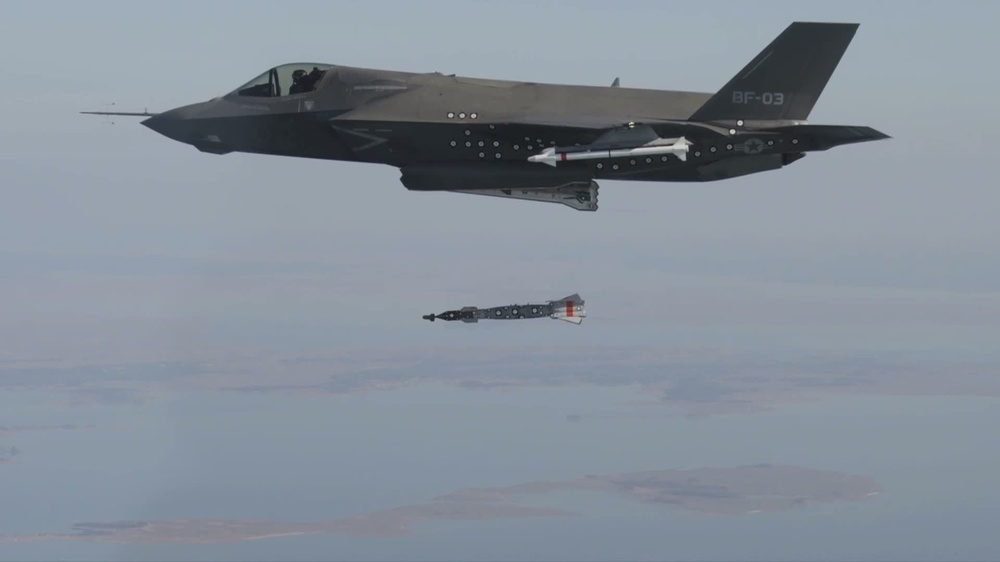 DVIDS - Video - F-35B Weapons Separation Test with GBU-12