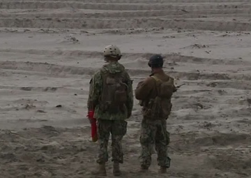 Hovercraft Unit Supports Marines During Exercise Steel Knight 2013